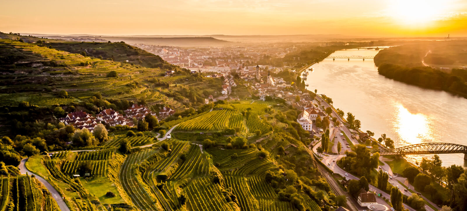 Slide3-Krems-Stein Blick auf Krems Stein und Donau