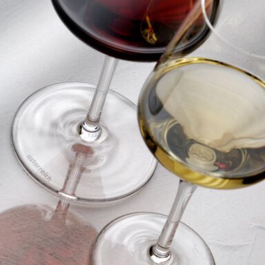 Rot und Weißweinglas